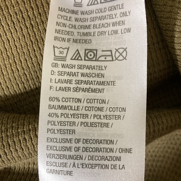 D&Co Top Women Size Large Green w Southwestern Print Neckline V Neck Long Sleeve - Picture 9 of 9